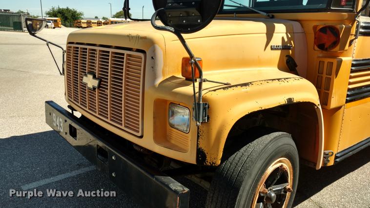 image for item DA5601 1995 Chevrolet B7 school bus