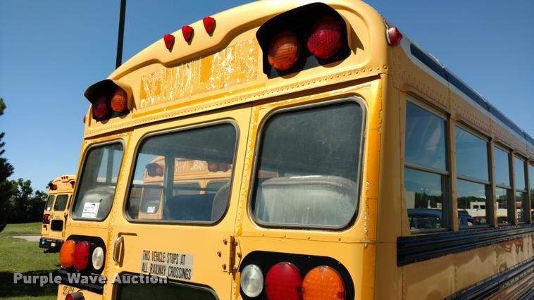 image for item DA5601 1995 Chevrolet B7 school bus