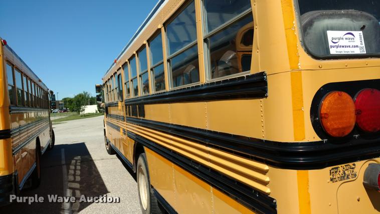 image for item DA5601 1995 Chevrolet B7 school bus