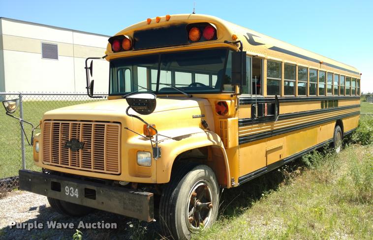 image for item DA5602 1993 Chevrolet B7 school bus