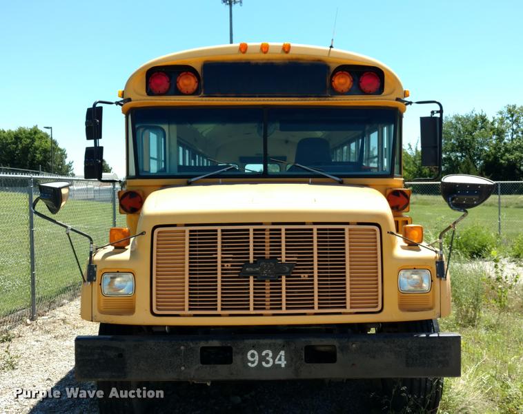 image for item DA5602 1993 Chevrolet B7 school bus