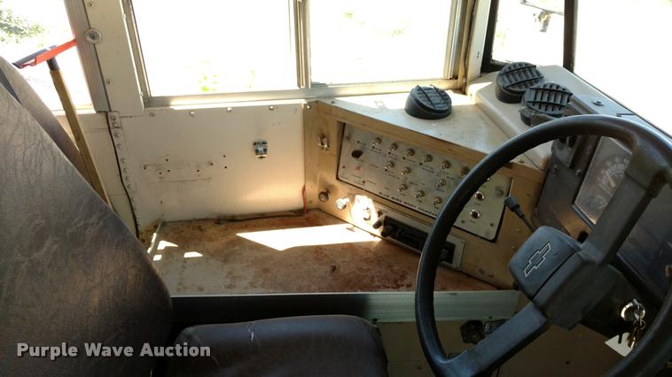 image for item DA5602 1993 Chevrolet B7 school bus