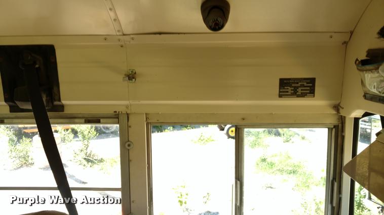 image for item DA5602 1993 Chevrolet B7 school bus