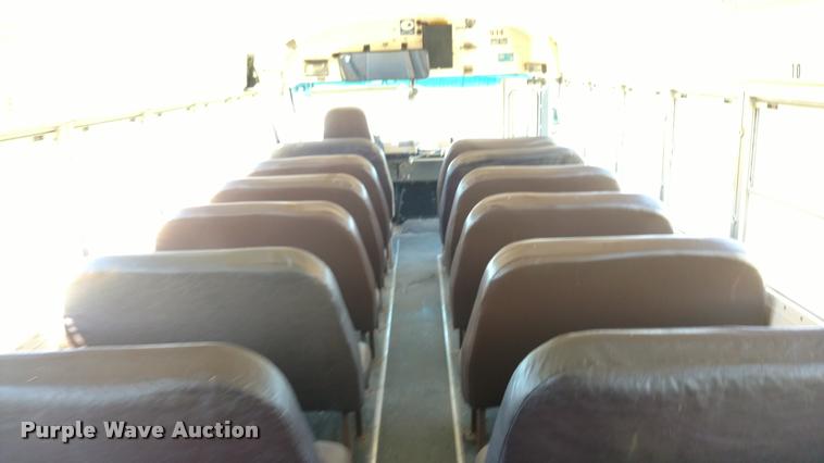 image for item DA5602 1993 Chevrolet B7 school bus