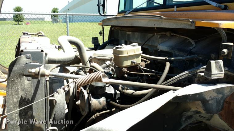 image for item DA5602 1993 Chevrolet B7 school bus