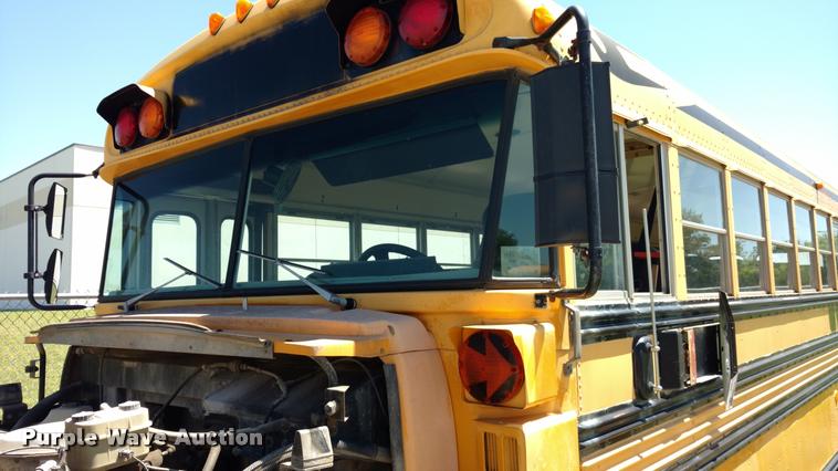 image for item DA5602 1993 Chevrolet B7 school bus