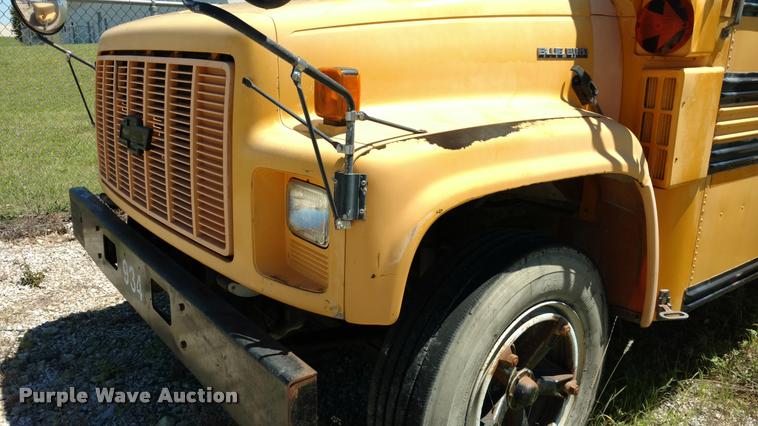 image for item DA5602 1993 Chevrolet B7 school bus