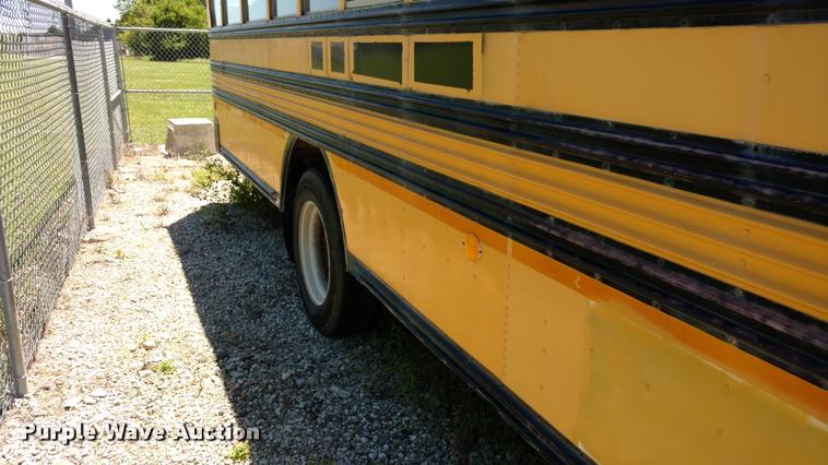 image for item DA5602 1993 Chevrolet B7 school bus