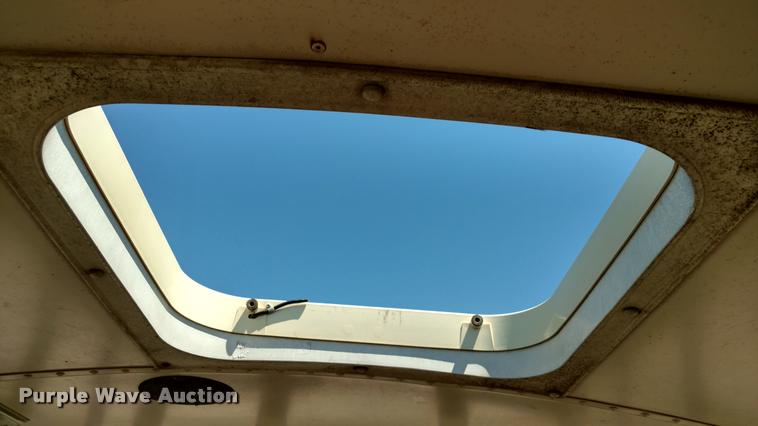 image for item DA5603 1997 Blue Bird TC2000 school bus