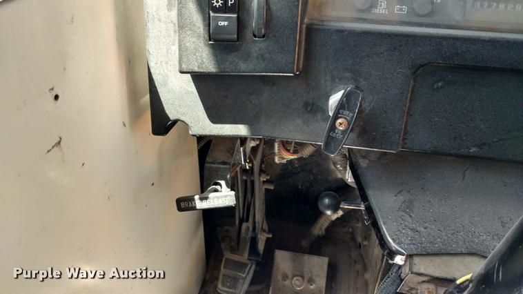 image for item DA5604 1997 Blue Bird TC2000 school bus