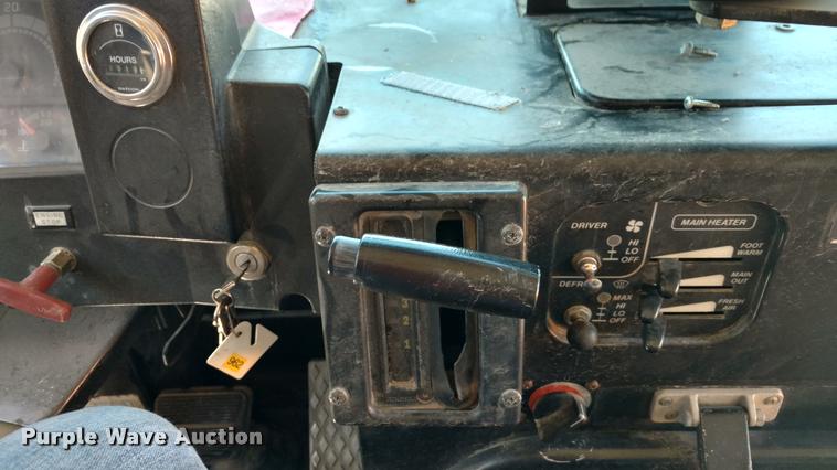 image for item DA5604 1997 Blue Bird TC2000 school bus