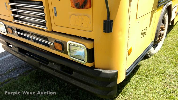 image for item DA5604 1997 Blue Bird TC2000 school bus