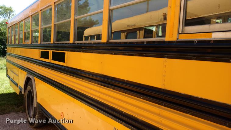 image for item DA5604 1997 Blue Bird TC2000 school bus