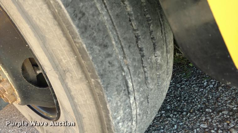 image for item DA5604 1997 Blue Bird TC2000 school bus