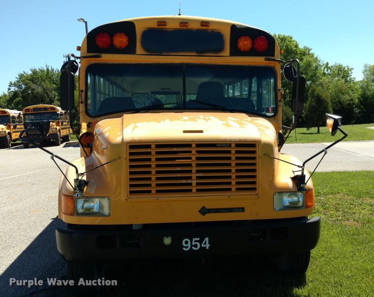 image for item DA5605 1996 International 3800 school bus