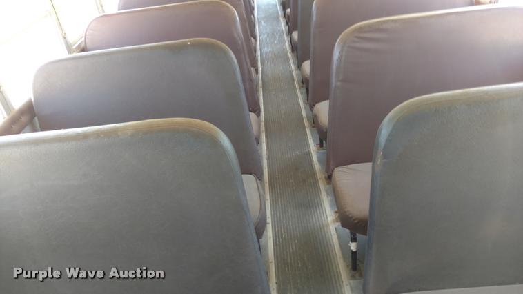 image for item DA5605 1996 International 3800 school bus