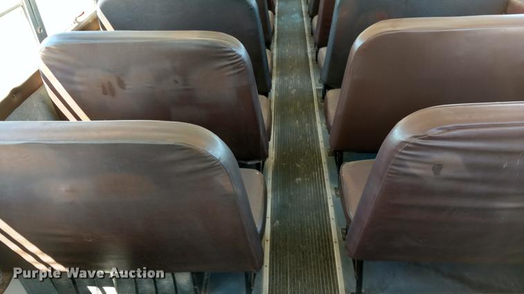 image for item DA5605 1996 International 3800 school bus