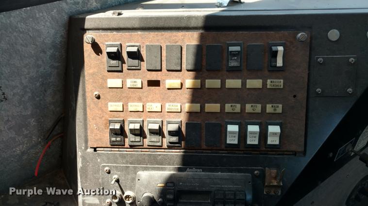 image for item DA5605 1996 International 3800 school bus