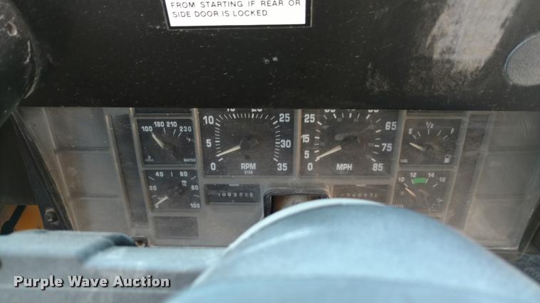 image for item DA5605 1996 International 3800 school bus