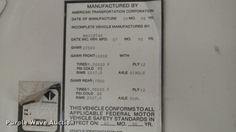 image for item DA5605 1996 International 3800 school bus