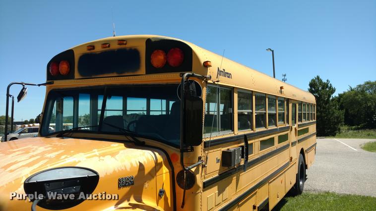 image for item DA5605 1996 International 3800 school bus