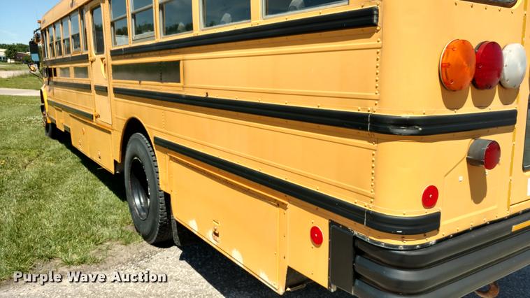 image for item DA5605 1996 International 3800 school bus