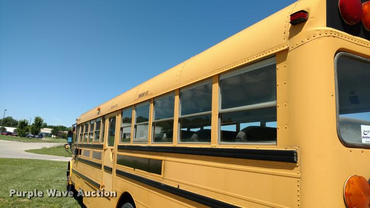 image for item DA5605 1996 International 3800 school bus
