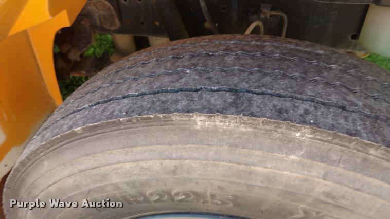 image for item DA5605 1996 International 3800 school bus