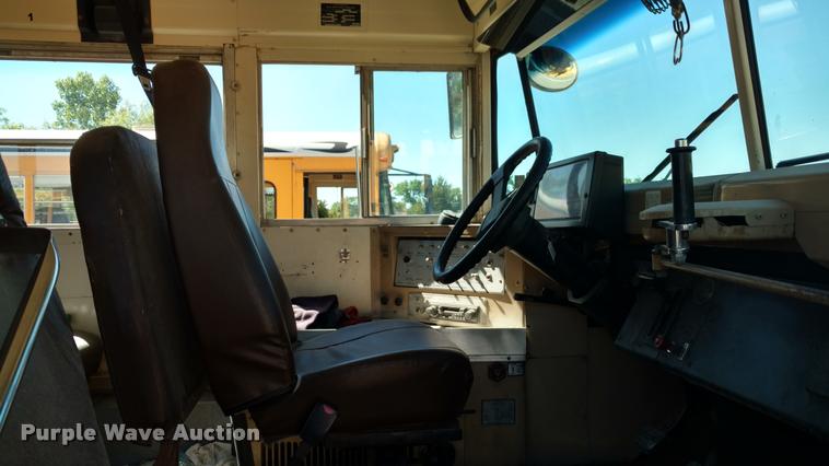 image for item DA5606 1995 Chevrolet B7 school bus
