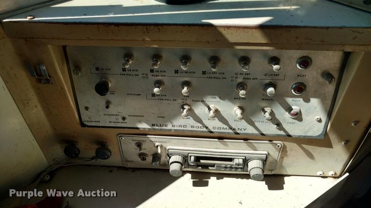 image for item DA5606 1995 Chevrolet B7 school bus