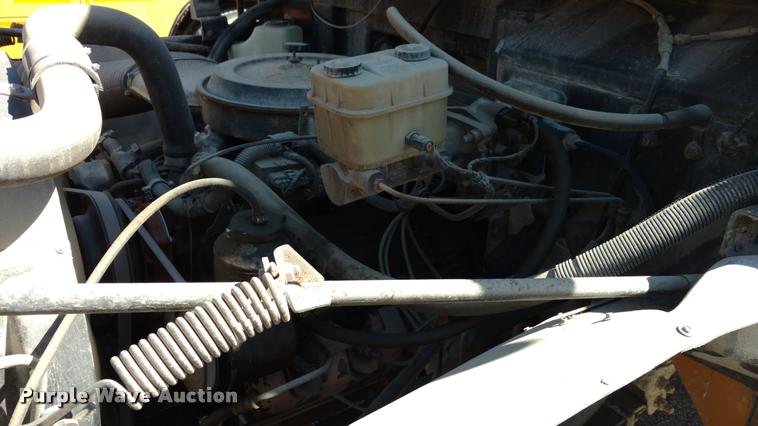 image for item DA5606 1995 Chevrolet B7 school bus