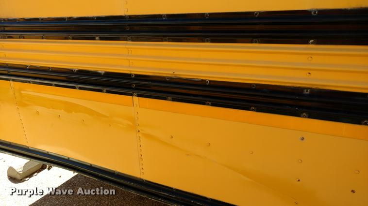 image for item DA5606 1995 Chevrolet B7 school bus