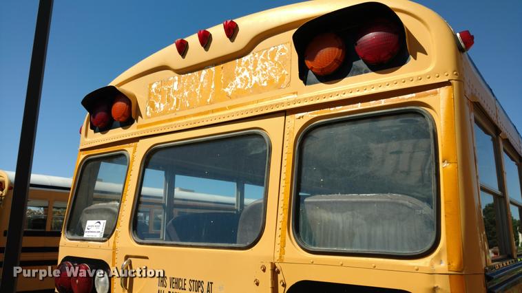image for item DA5606 1995 Chevrolet B7 school bus