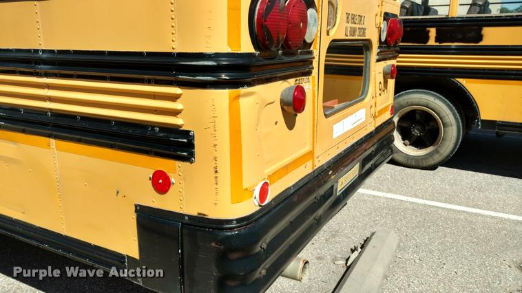image for item DA5606 1995 Chevrolet B7 school bus