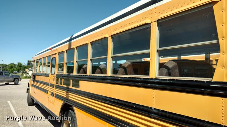 image for item DA5606 1995 Chevrolet B7 school bus