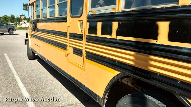 image for item DA5606 1995 Chevrolet B7 school bus