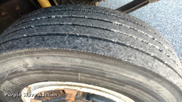 image for item DA5606 1995 Chevrolet B7 school bus