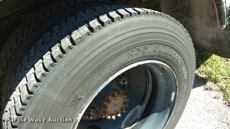 image for item DA5606 1995 Chevrolet B7 school bus