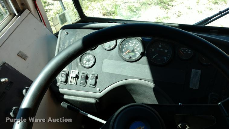 image for item DA5607 2001 Blue Bird TC2000 school bus