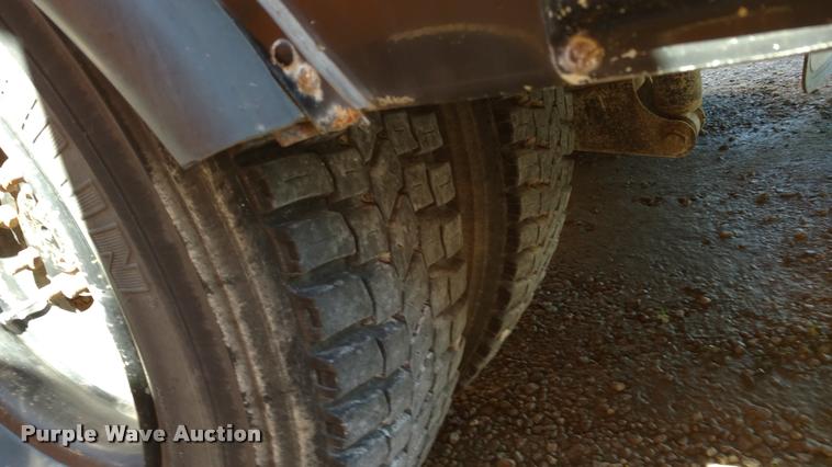 image for item DA5607 2001 Blue Bird TC2000 school bus