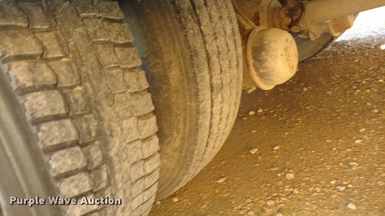 image for item DA5607 2001 Blue Bird TC2000 school bus