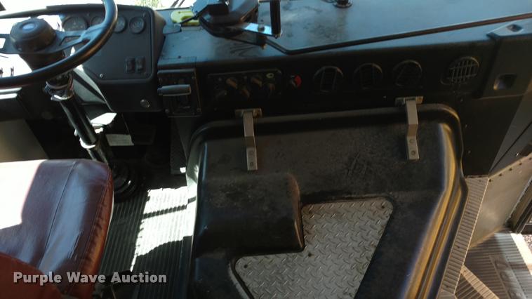 image for item DA5608 2001 Blue Bird TC2000 school bus