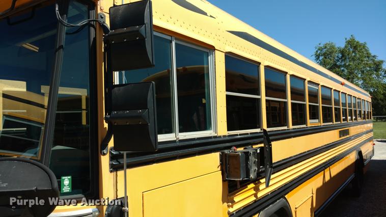 image for item DA5608 2001 Blue Bird TC2000 school bus