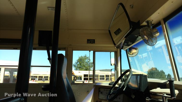 image for item DA5609 1995 Chevrolet B7 school bus