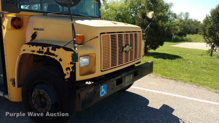 image for item DA5609 1995 Chevrolet B7 school bus