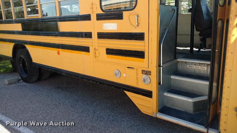 image for item DA5609 1995 Chevrolet B7 school bus