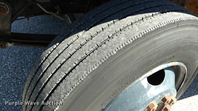 image for item DA5609 1995 Chevrolet B7 school bus