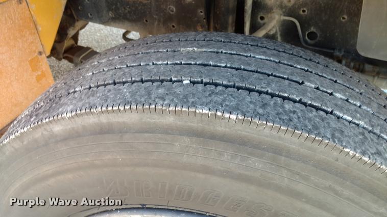 image for item DA5609 1995 Chevrolet B7 school bus