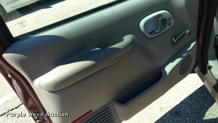 image for item DA5610 1997 GMC Suburban 1500 SUV