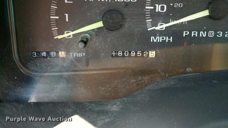 image for item DA5610 1997 GMC Suburban 1500 SUV